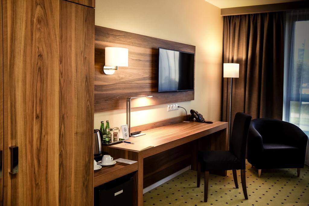 Ruben Hotel Zielona Gora 외부 사진